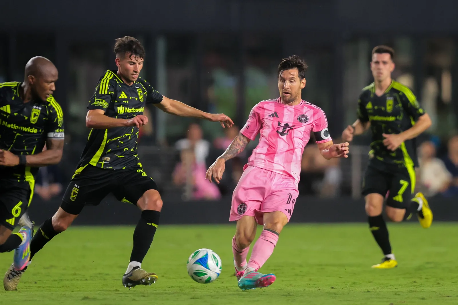 Lionel Messi ravive le drame des transferts : la Saudi Pro League poursuit la superstar.