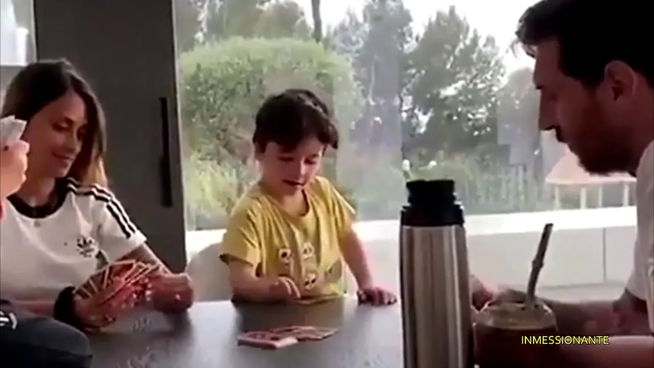 Lionel Messi Plays Uno With Family ● Funny & Adorable