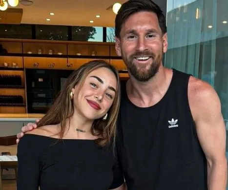 Nicki Nicole s’est arrêtée pour saluer Lionel Messi pour Las Fiestas