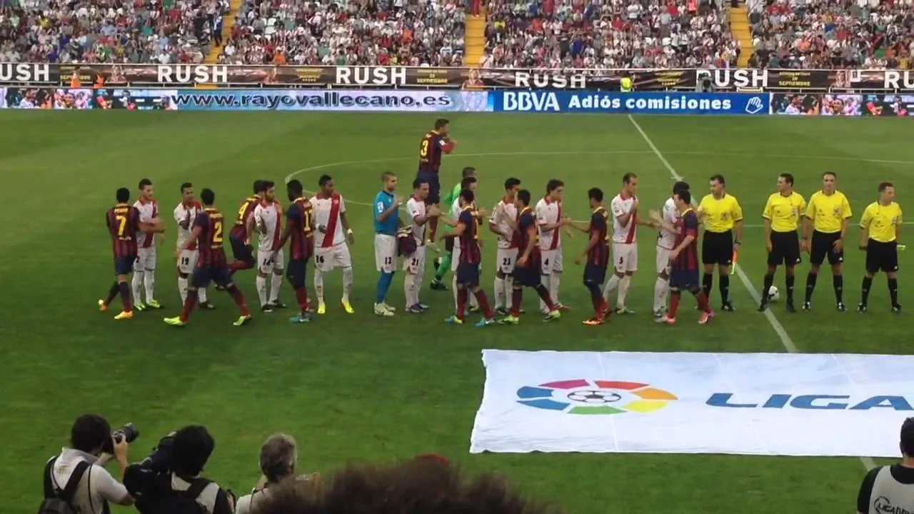 Leo Messi le niega el saludo a Raúl Baena