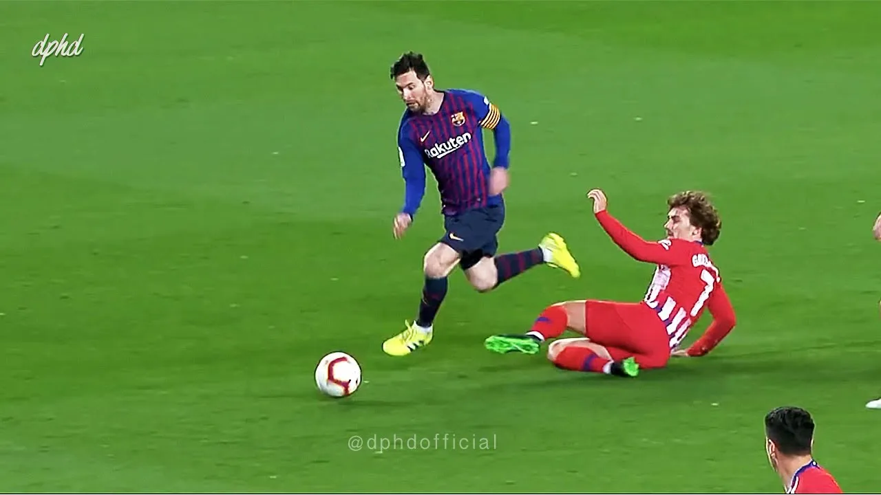 Lionel Messi Genius Performance ● Dribbling Skills, Goal,