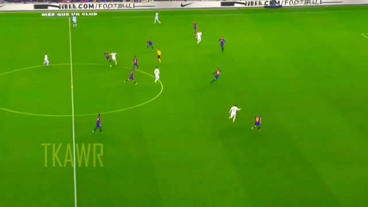 Toni kroos removed Lionel Messi's pants in El Clasico