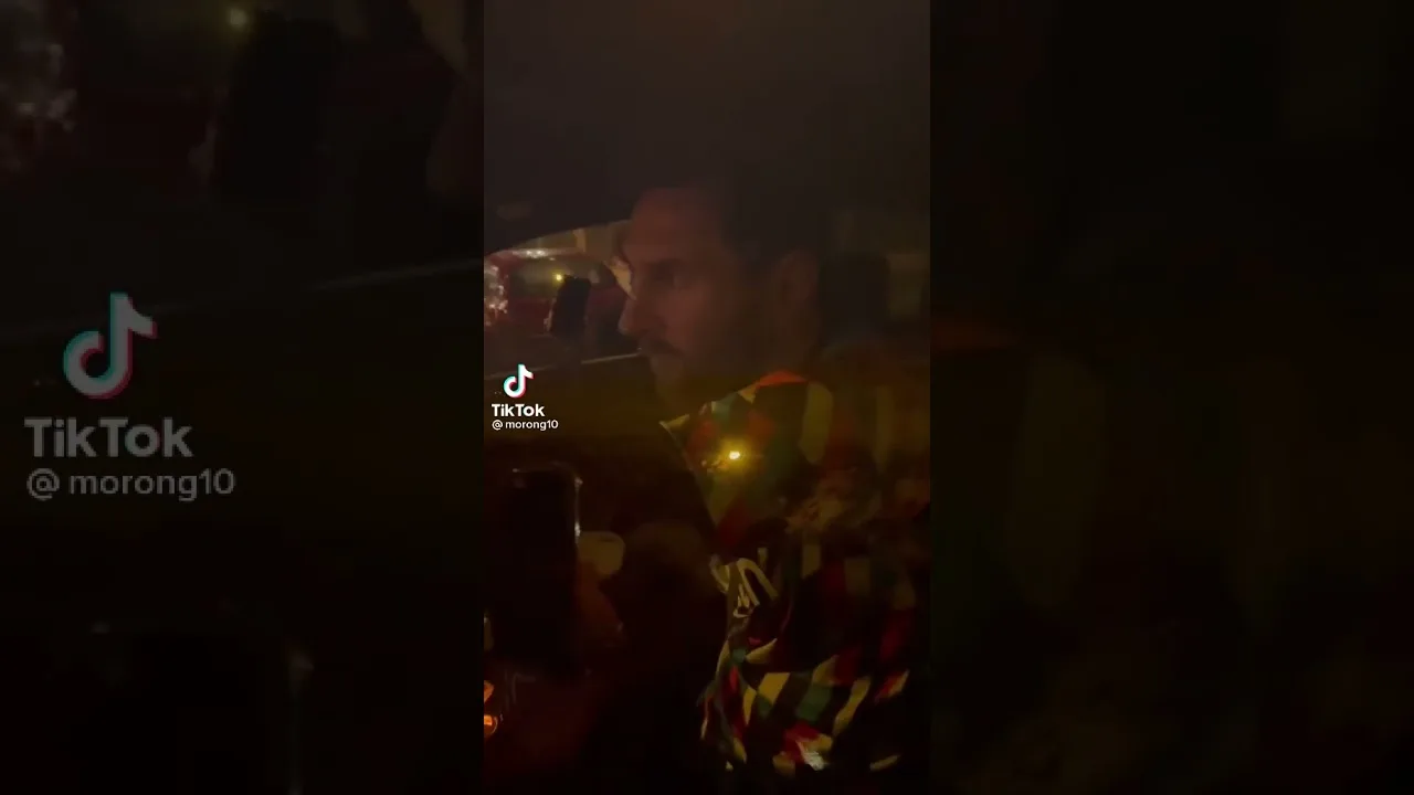 leo messi and fan fc barcelona