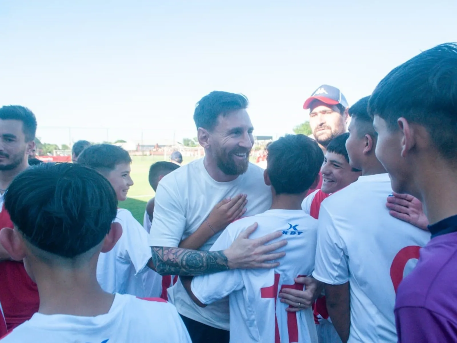 Le geste de Lionel Messi avec les jeunes de l’Unión de Santa Fe avant les débuts de Thiago dans la Newell’s Cup : « Le rêve de tout le monde »