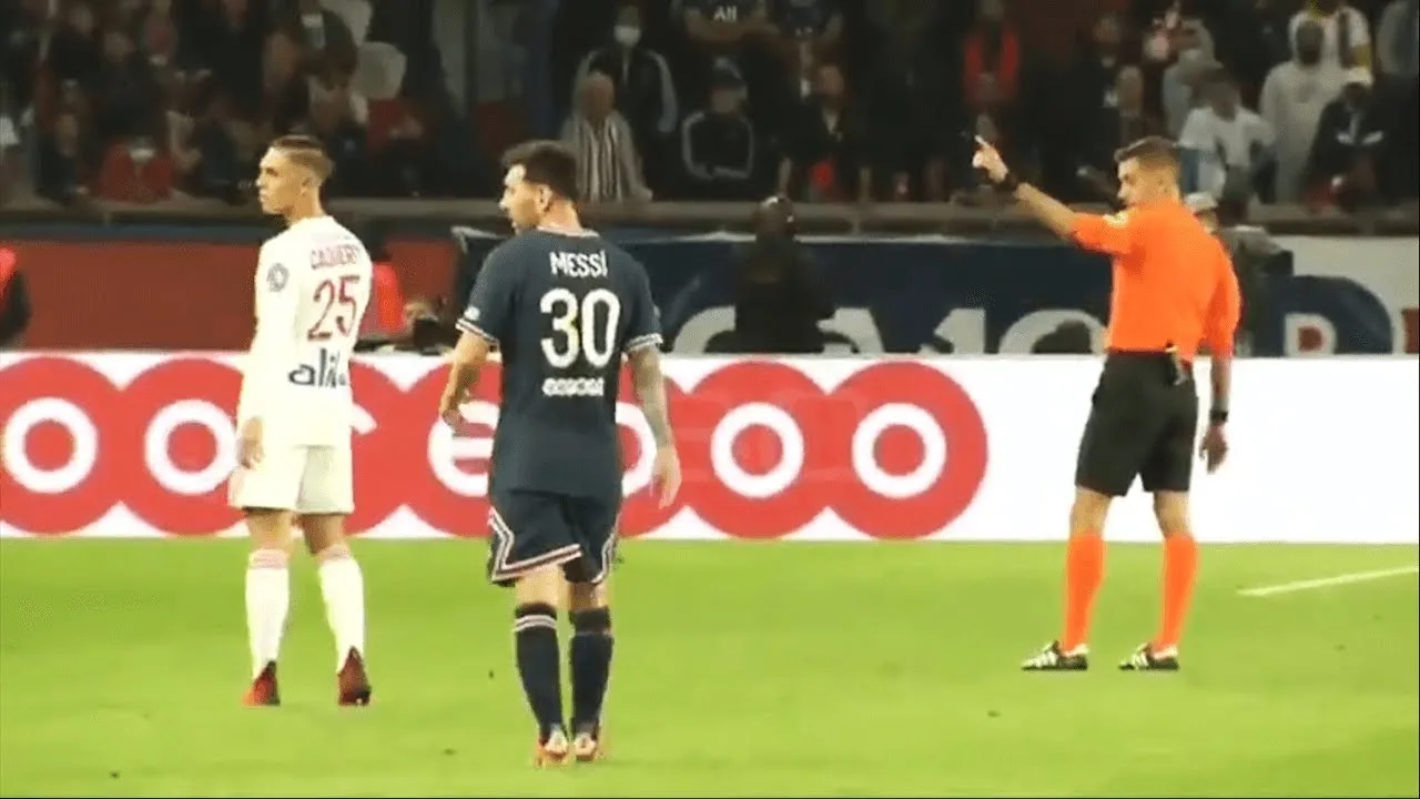 Rare Footage of Lionel Messi Reaction to being Substituted