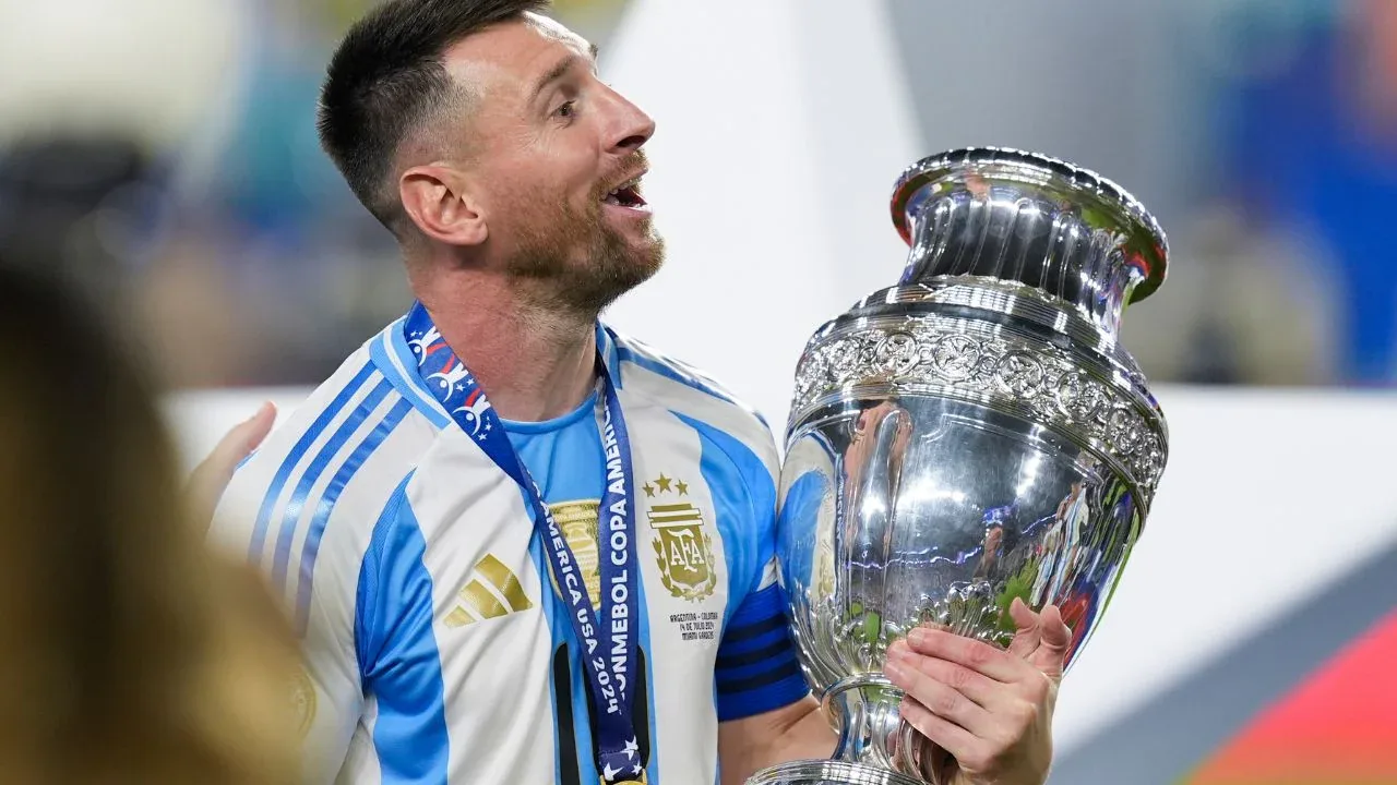 Lionel Messi zappe ses 8 Ballons d’Or et dévoile le plus beau trophée de sa carrière