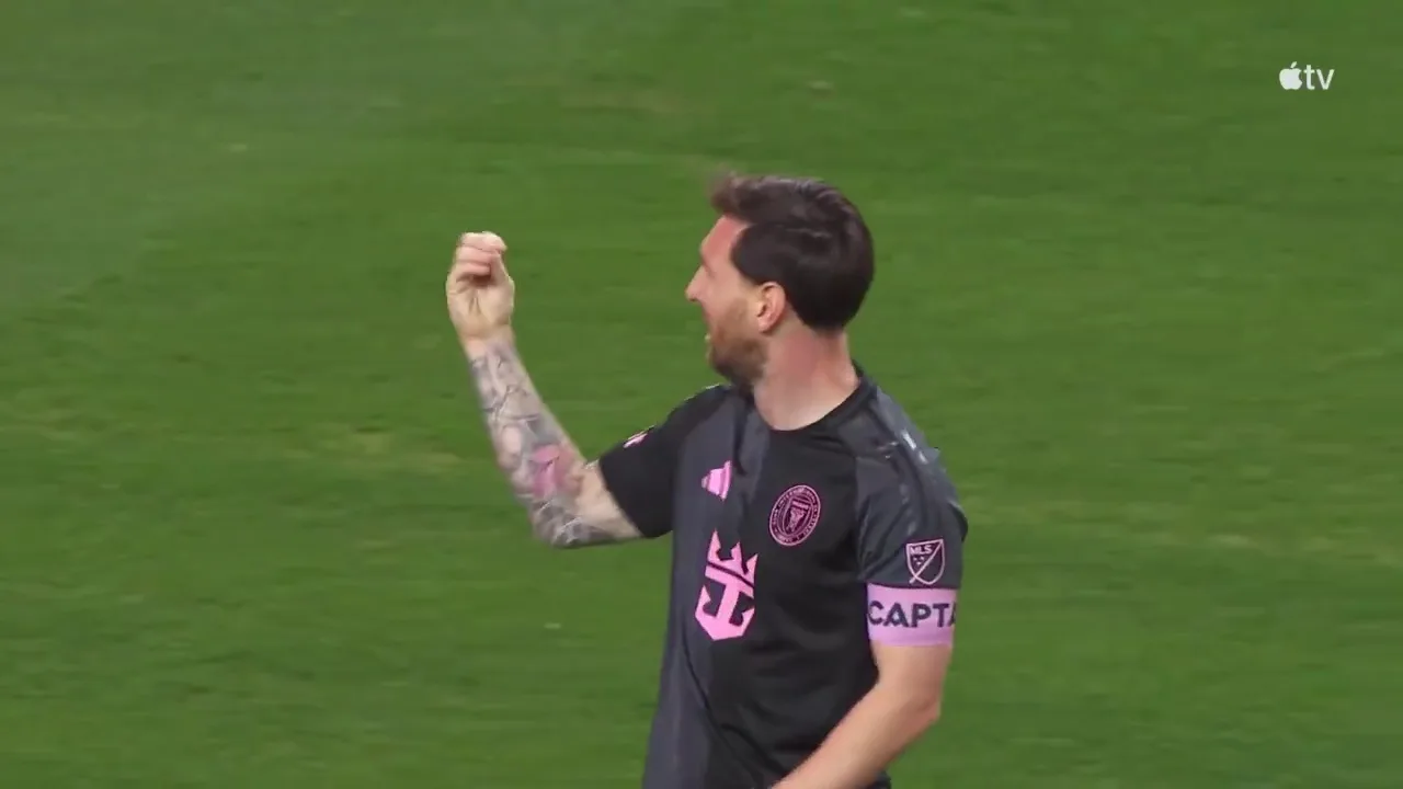 Lionel Messi hue les supporters mexicains avec une célébration brutale après le but de l’Inter Miami
