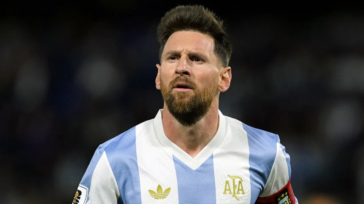 « Tu fais quoi, abruti ? »: Lionel Messi enrage et allume un adversaire en plein match avec l’Argentine