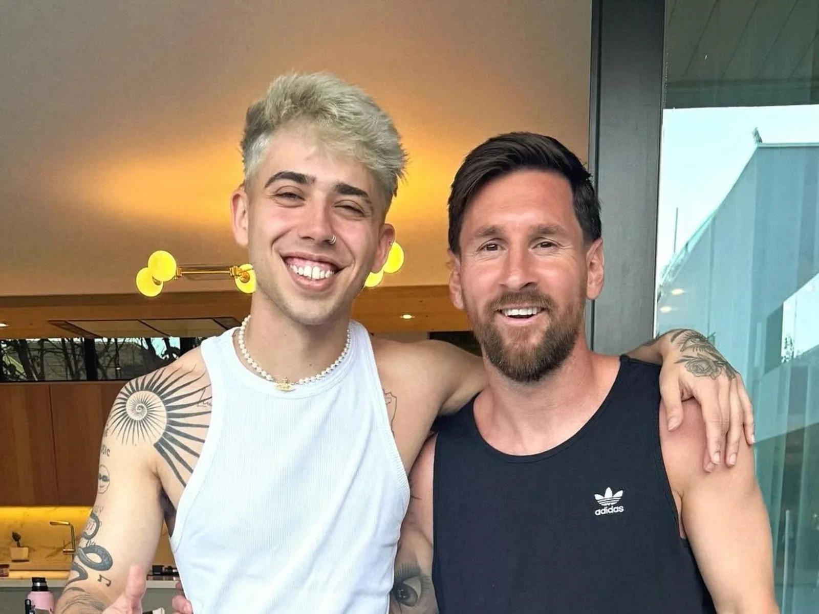 Il a reçu Luck Ra chez lui à Rosario et le chanteur lui a dédié le couplet d’une chanson