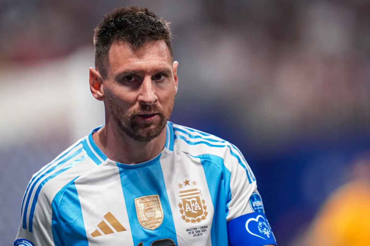 L’interaction de Lionel Messi avec l’ancienne star du Real Madrid fait tourner les têtes