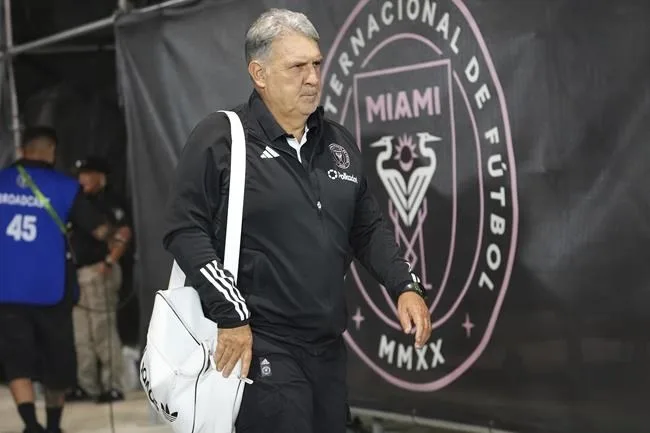 Gerardo « Tata » Martino quitte son poste d’entraîneur de l’Inter Miami de Lionel Messi, selon une source AP