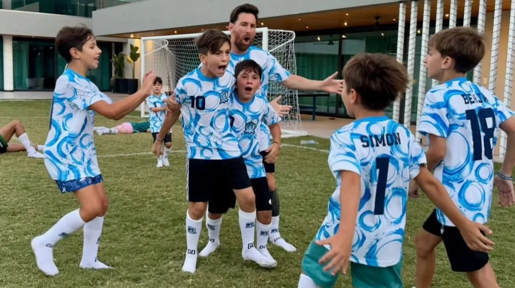 Le poste surprenant de Lionel Messi : il a joué au football dans la même équipe que ses enfants et est devenu champion