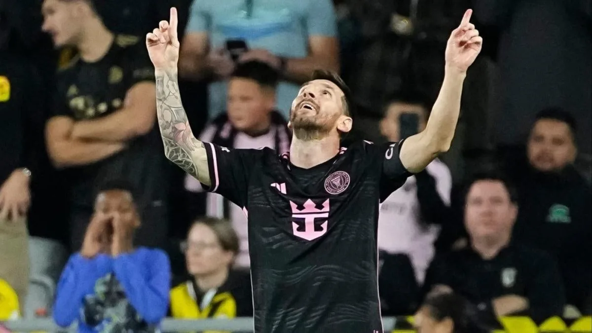 Lionel Messi marque son premier but de pré-saison pour l’Inter Miami et se moque des fans américains après un rare but de la tête