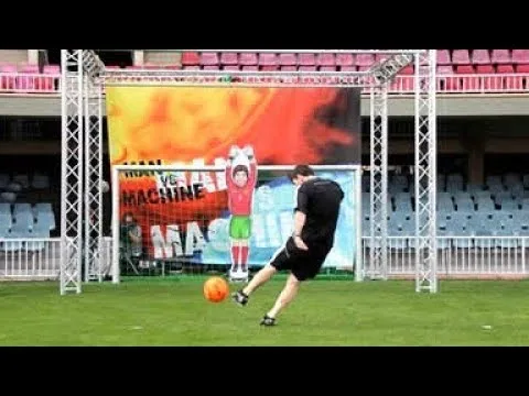 Lionel Messi vs Robo-Keeper