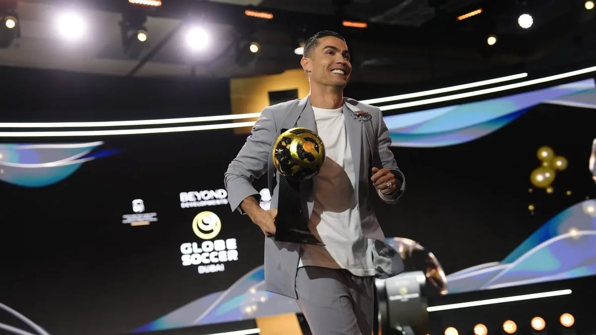 Cristiano Ronaldo rôti par le compte de réseau social de Ligue 1 avec la comparaison de Lionel Messi