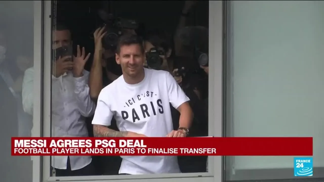Lionel Messi lands in Paris to finalise transfer • FRANCE 24