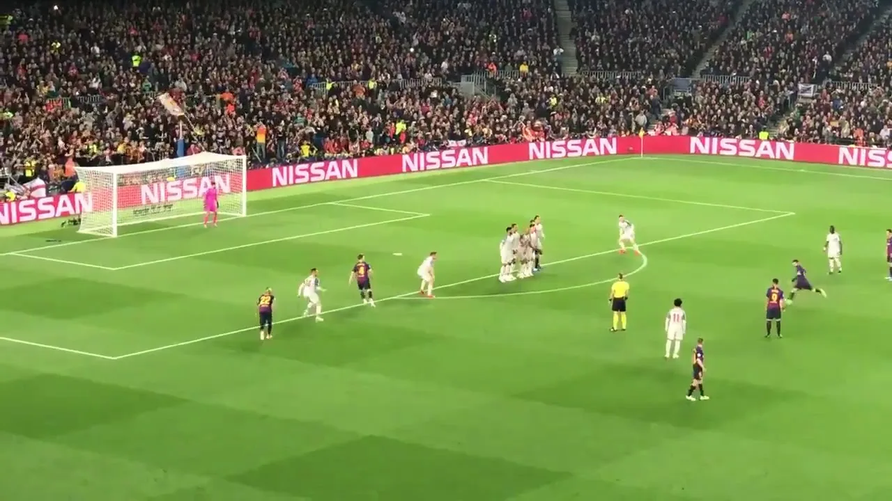 Leo Messi Amazing Free Kick Goal VS Liverpool! (3-0)