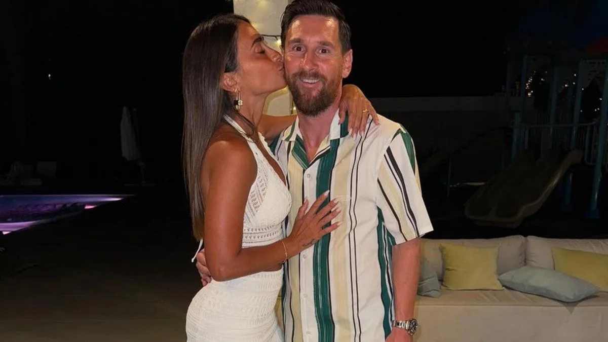 Lionel Messi a commencé 2025 avec des baisers avec Antonela Roccuzzo et une cruche spéciale