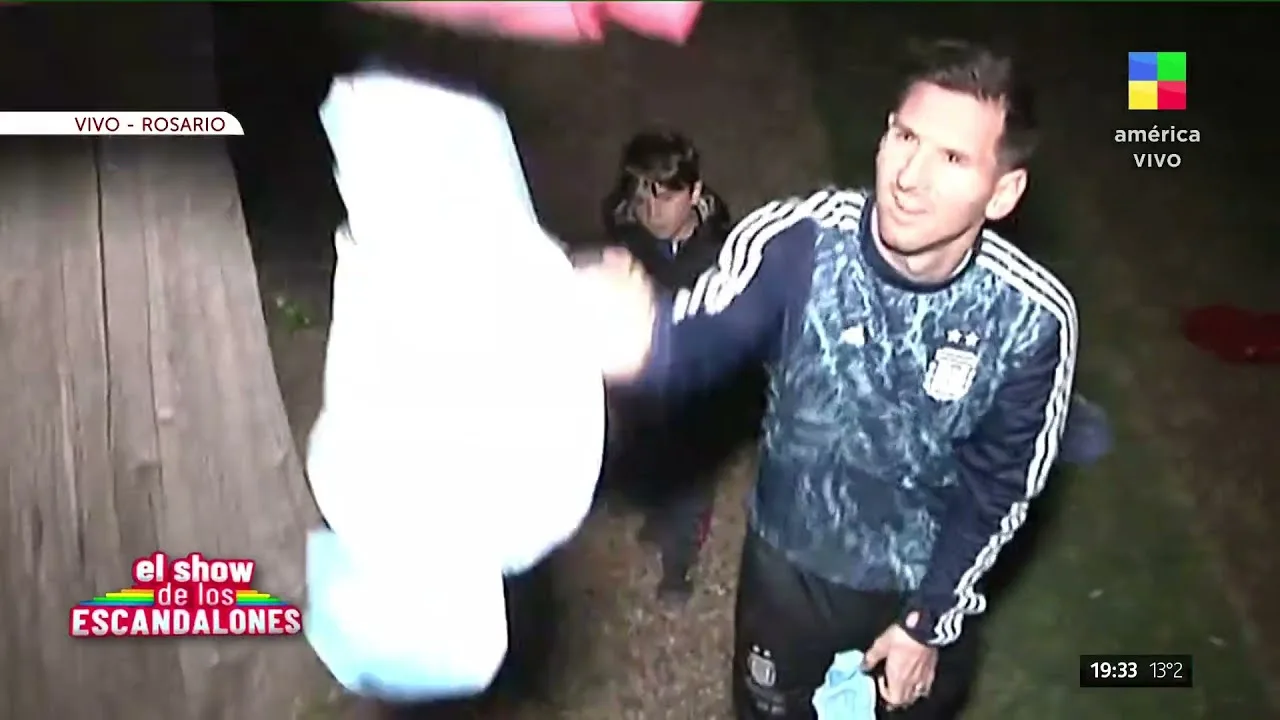 Lionel Messi salió a saludar a sus fanáticos