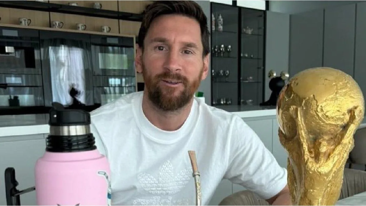 Lionel Messi et la photo qui a fait le tour du monde avec le musicien du moment