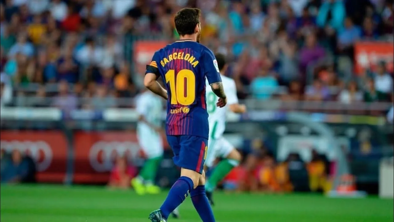 Lionel Messi Amazing Free Kick vs. Real Betis | 20/08/2017 |