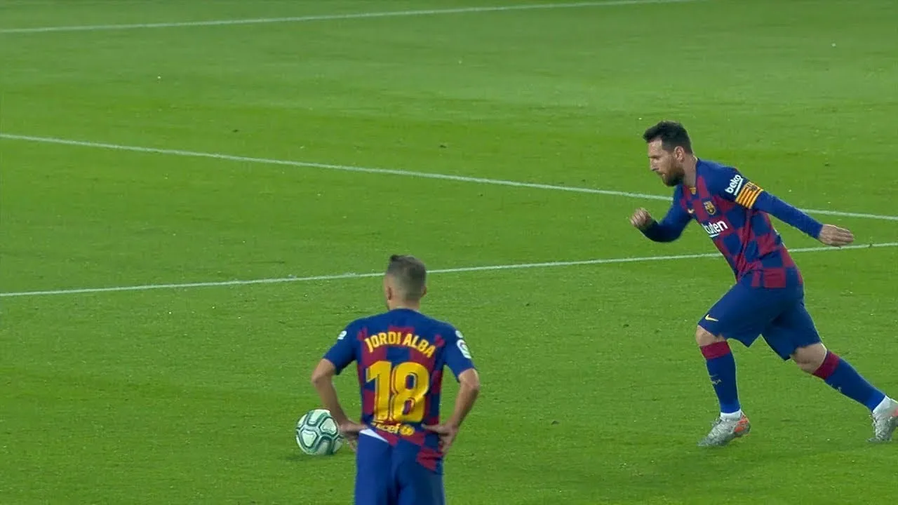 Lionel Messi ● 17 Most INSANE Free Kicks Ever Scored ||HD||