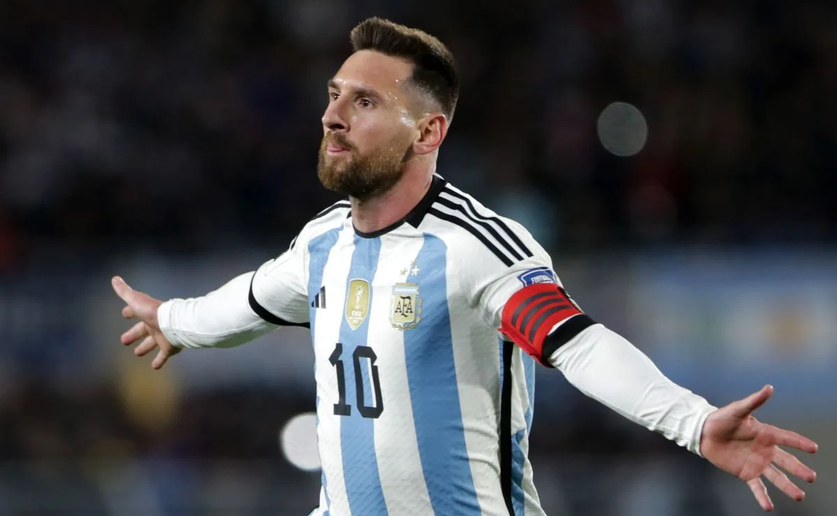 Lionel Messi reçoit un message de soutien du président de l’AFA Claudio Tapia concernant les espoirs de la Coupe du monde en 2026