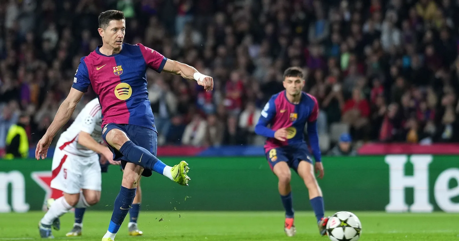 UEFA Champions League : Robert Lewandowski rejoint Lionel Messi et Cristiano Ronaldo en tant que troisième joueur à atteindre 100 buts