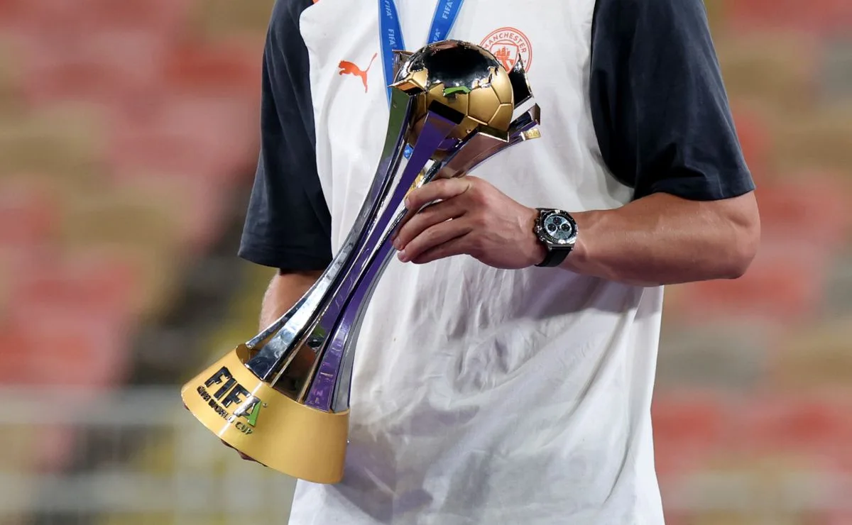 Une autre récompense pour Lionel Messi, Kylian Mbappe ou Erling Haaland ? Le nouveau trophée de la Coupe du Monde des Clubs de la FIFA désormais recouvert d’or 24 carats