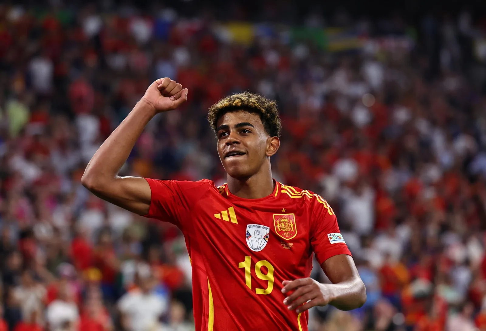 Lionel Messi nomme Lamine Yamal comme son successeur à Barcelone