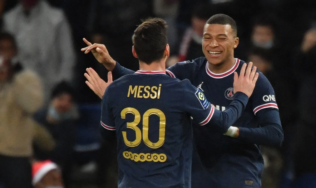 Leo Messi, Cristiano Ronaldo et Kylian Mbappe absents de l’équipe 2024. À quoi ressemble le onze de départ de l’IFFHS et qui sont les trois attaquants titulaires.