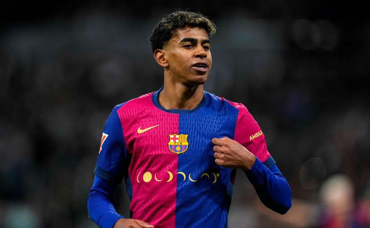 Lamine Yamal de Barcelone pourrait battre un record de Lionel Messi dans le XI mondial masculin FIFPRO
