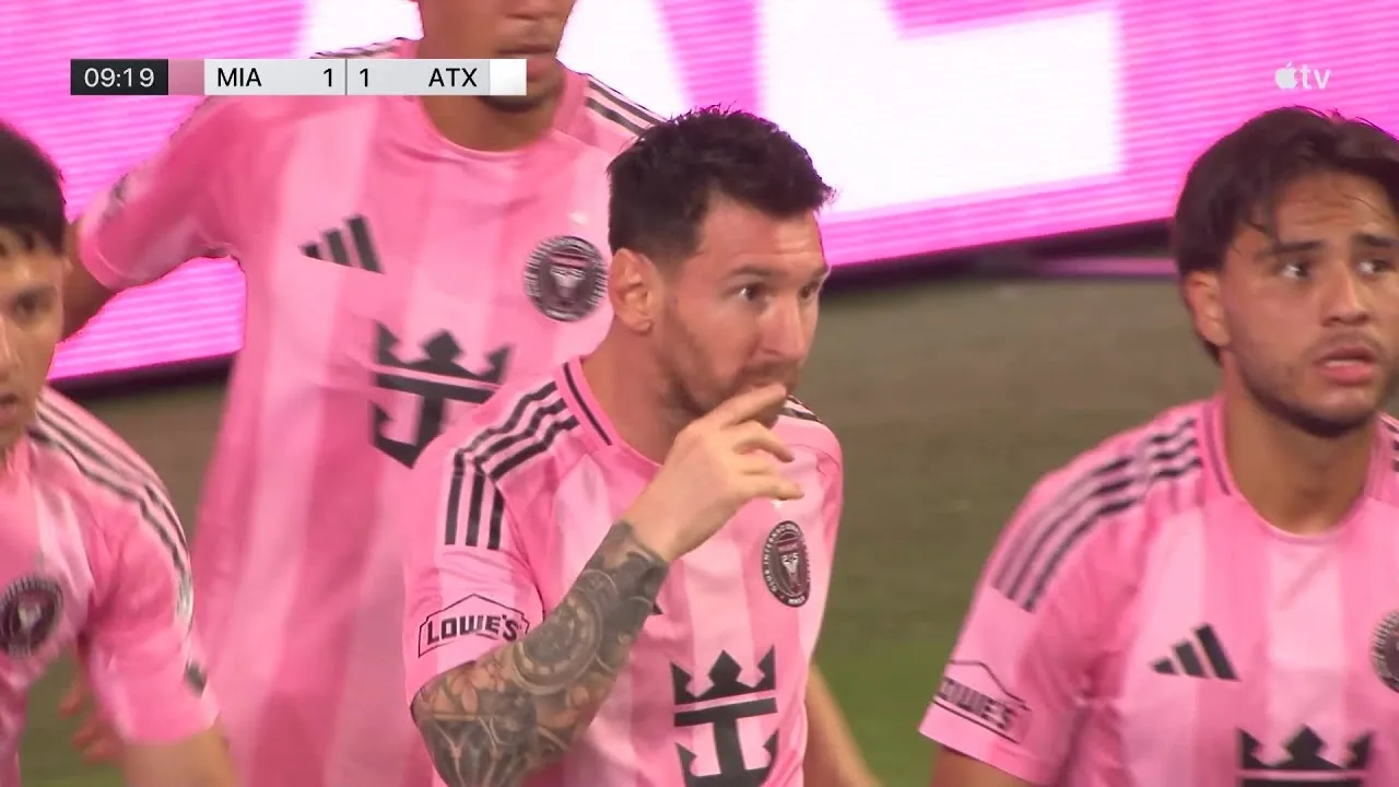Le PREMIER BUT de Messi dans le NOUVEAU STADE de l’Inter Miami est une TÊTE !