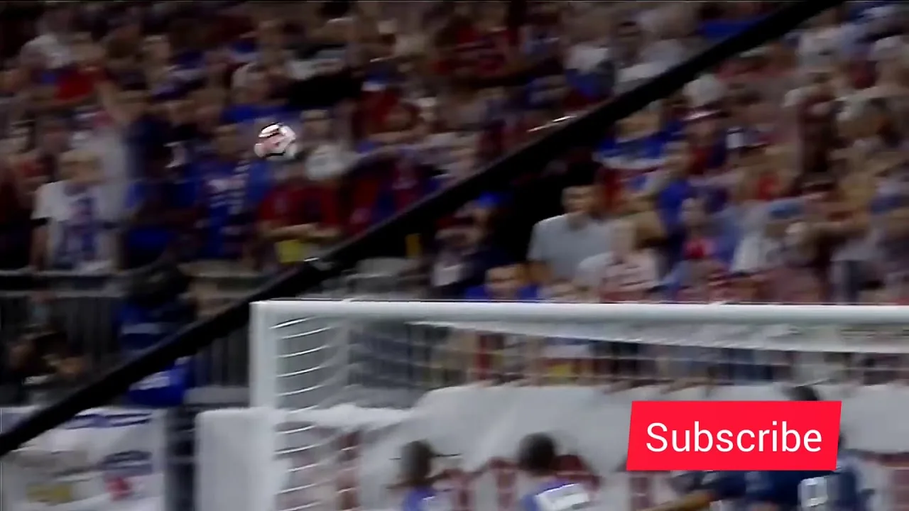 Leo Messi insane freekick
