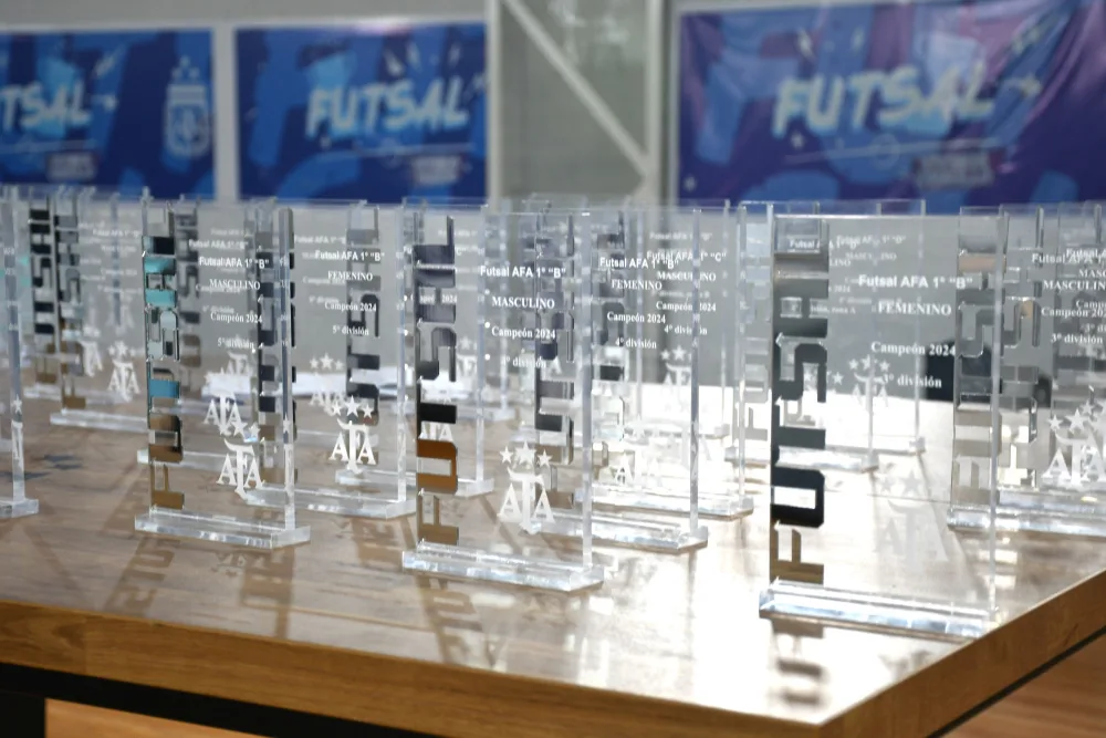 La cérémonie de remise des prix des catégories de futsal pour enfants et jeunes a eu lieu dans les locaux de Lionel Messi.