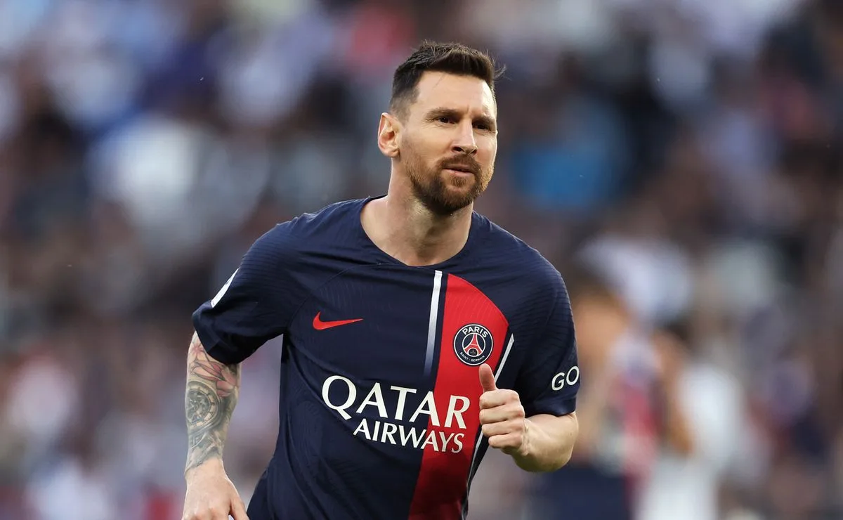 Lyon utilise Lionel Messi pour s’en prendre à Cristiano Ronaldo tout en annonçant un champion argentin de la Coupe du monde