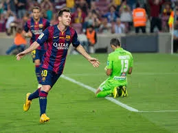 Lionel Messi et sa superbe épouse Antonela Roccuzzo font la fête avec David et Victoria Beckham après la victoire de la Coupe des ligues de l’Inter Miami au steakhouse japonais avec d’autres stars du football Sergio Busquets et Jordi Alba