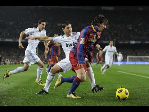 Lionel Messi ● Runs and Dribbling Skills ● 2010-2011
