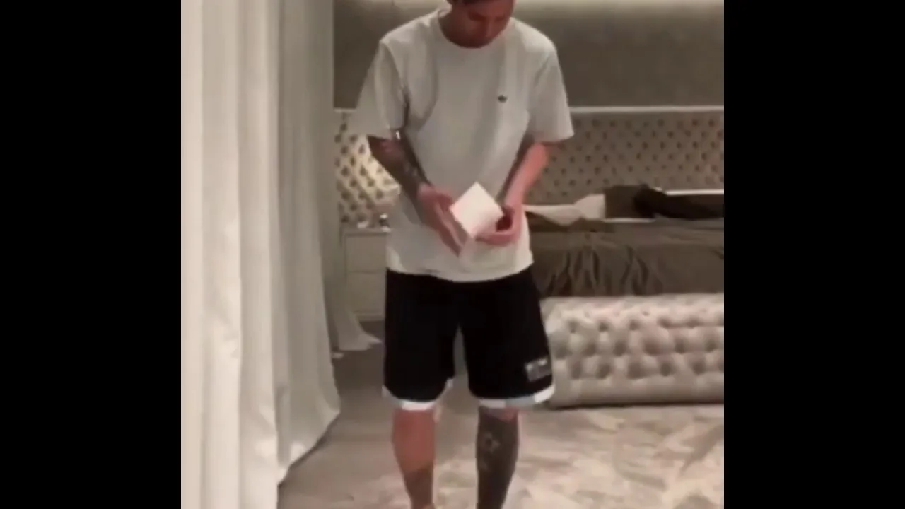 Leo Messi toilet paper challenge