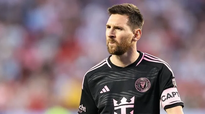 Le maillot Inter Miami de Lionel Messi est désormais à 40 % de réduction sur les ventes du Black Friday – et le prix ne cesse de baisser